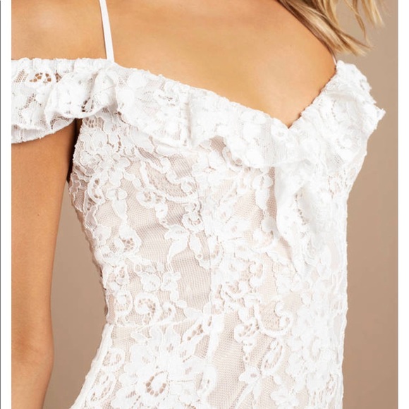 TOBI HARMONY LACE RUFFLE DRESS IN WHITE - Picture 2 of 4